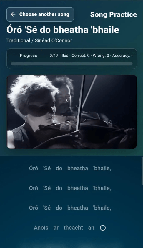 Óró Sé do Bheatha Bhaile Song Practice in Gaeilgeoir